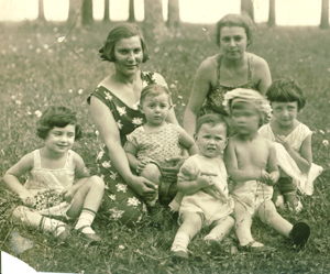 Абрамзон Белла и Сима с детьми