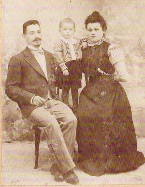 Абрамзон Мендель и Раиса с дочерью